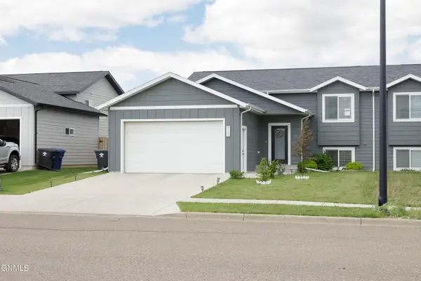 3533 Calvin Drive, Dickinson, ND 58601