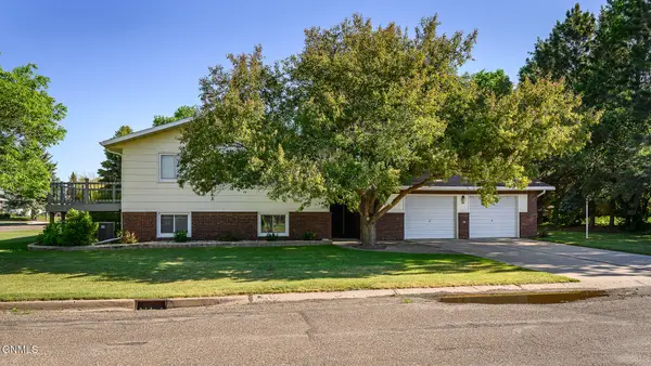 222 3rd Street W, Center, ND 58530