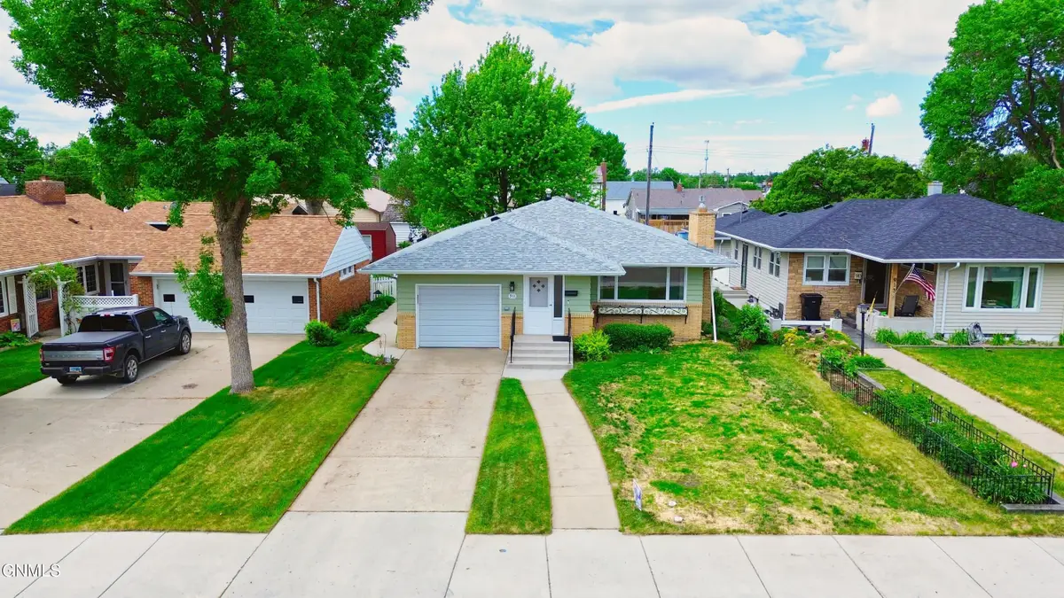 911 3rd Avenue E, Williston, ND 58801 - #1