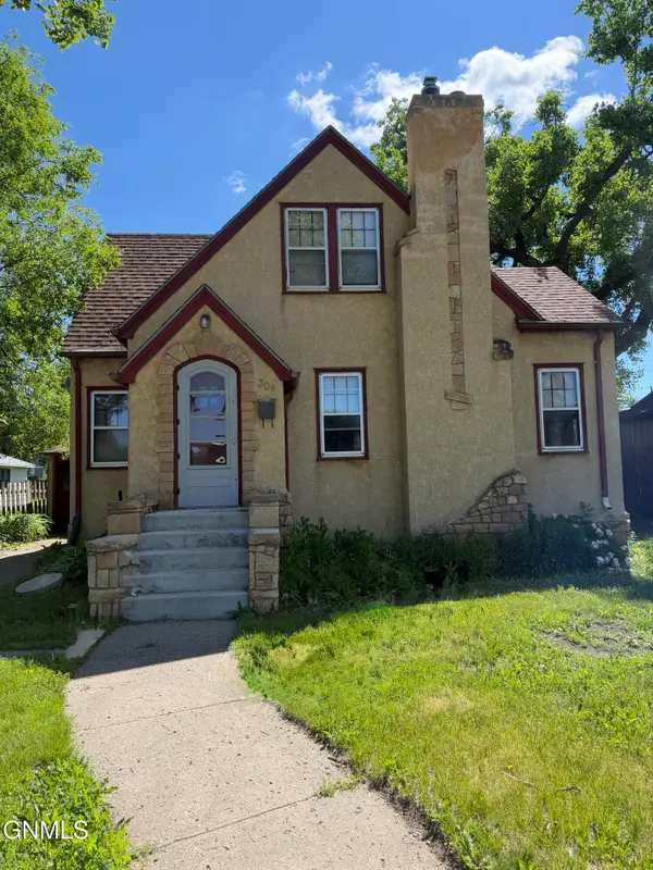 308 6th Avenue Ne, Jamestown, ND 58401