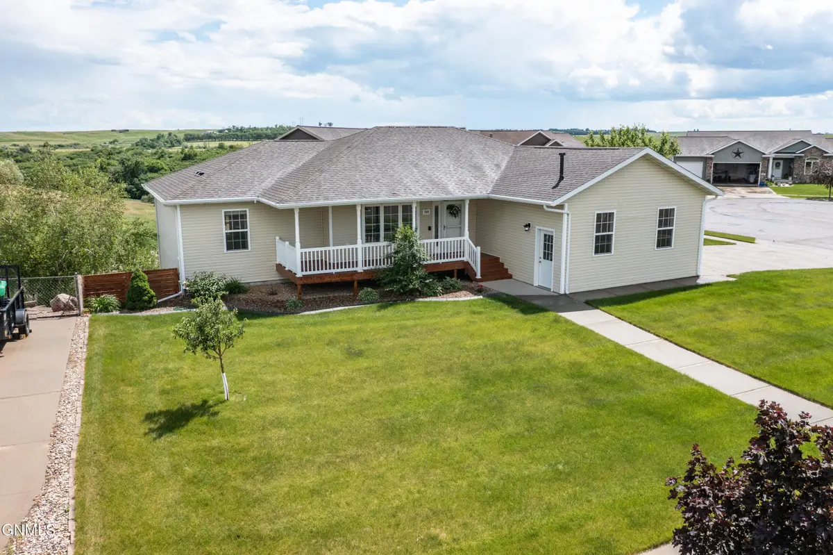709 View Place Se, Mandan, ND 58554 - #1