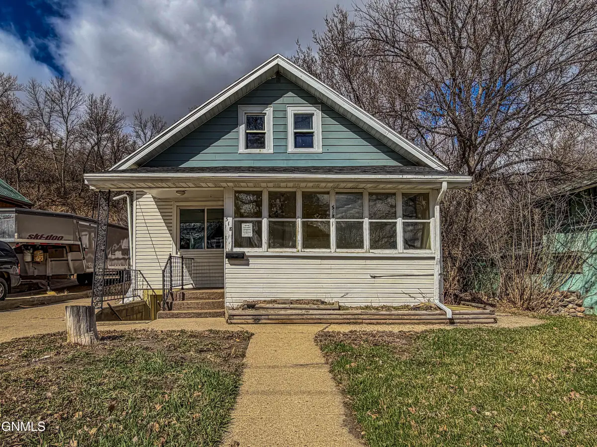 518 4th Street Se, Minot, ND 58701 - #1