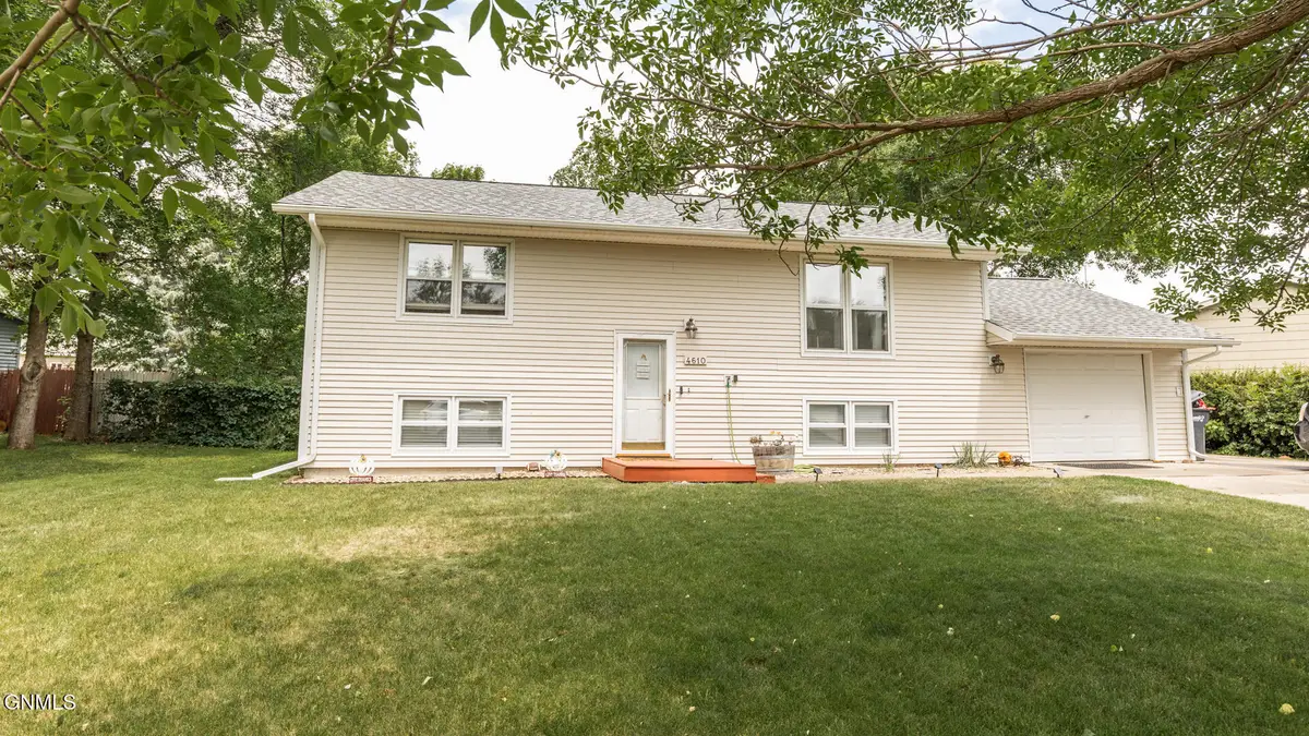 4610 Roughrider Circle W, Mandan, ND 58554 - #1