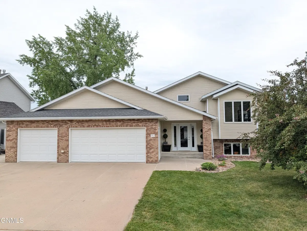 3409 Bay Shore Bend Se, Mandan, ND 58554 - #1