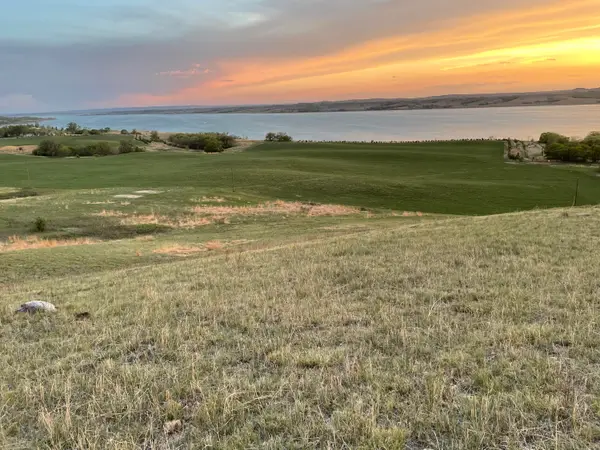 3 Oahe Links, Linton, ND 58552