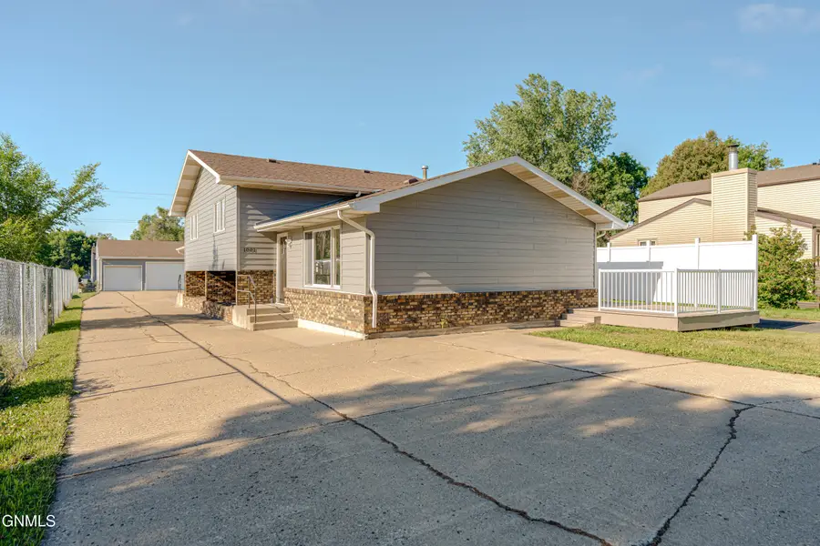 1001 Jefferson Avenue, Bismarck, ND 58504 - #2
