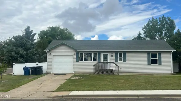 325 6th Street Se, Dickinson, ND 58601