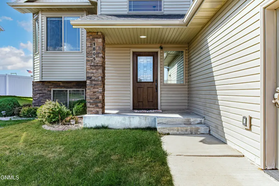 1805 Canyon Road Sw, Mandan, ND 58554 - #2