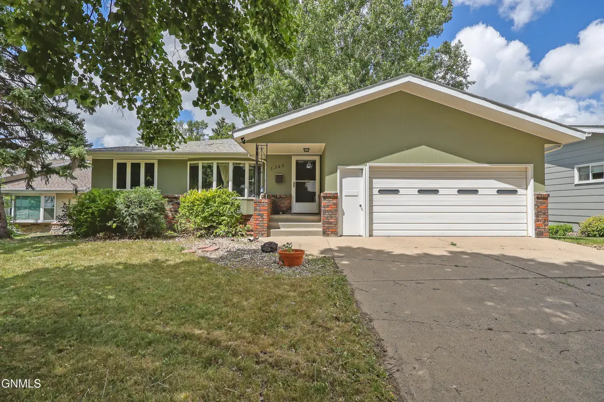 1348 N 23rd Street, Bismarck, ND 58501 - #1