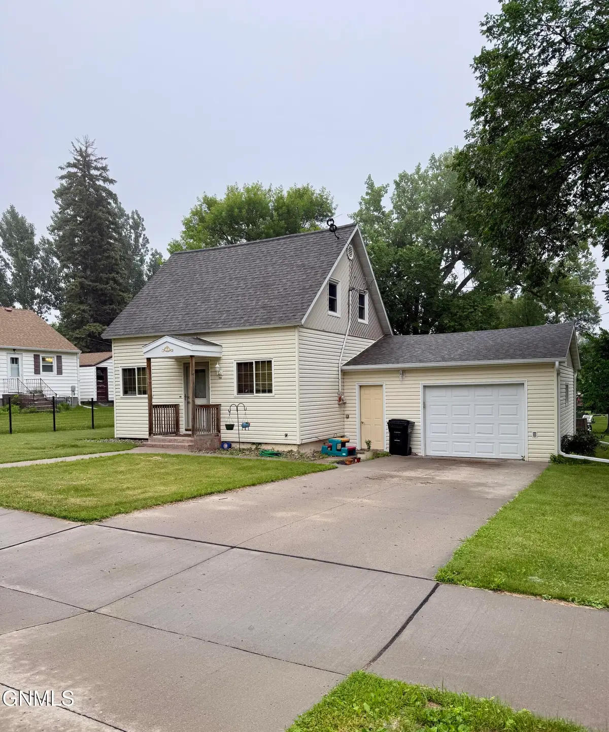 744 5th Avenue Nw, Valley City, ND 58072 - #1