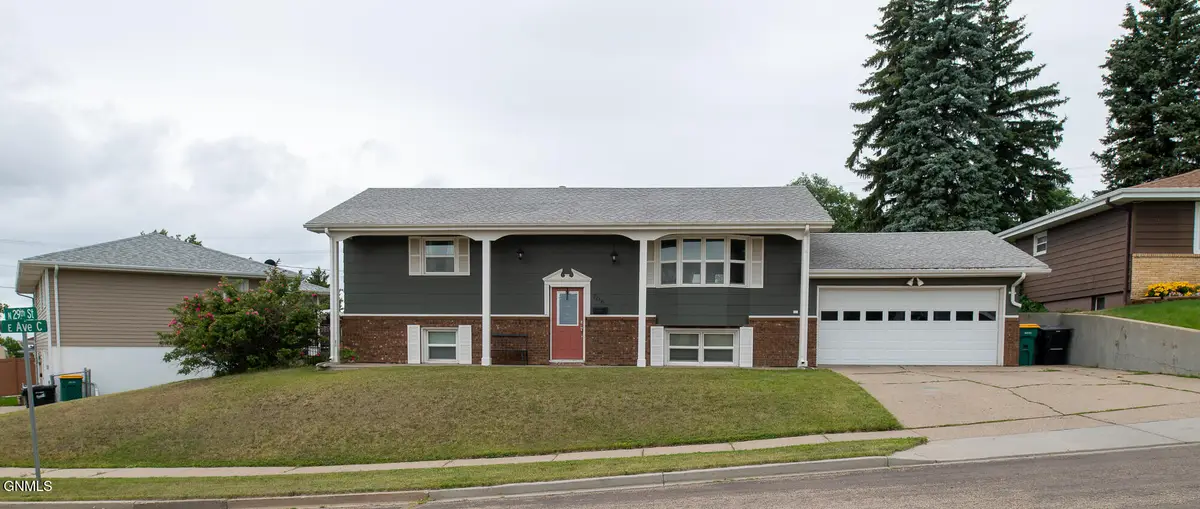706 29th Street, Bismarck, ND 58501 - #1