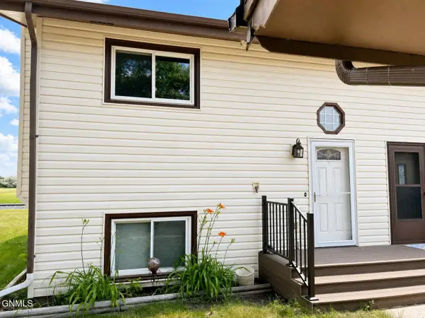 617 N 35th Street, Bismarck, ND 58501