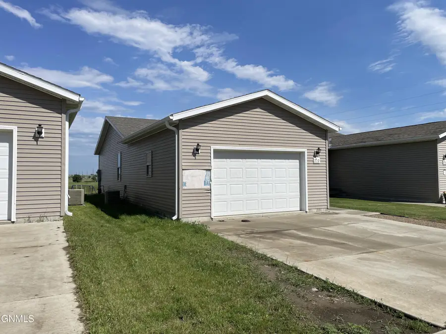 710 2nd Street Ne, Watford City, ND 58854 - #3