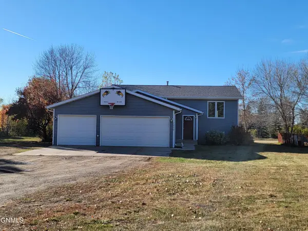 7950 Arcata Drive, Bismarck, ND 58503