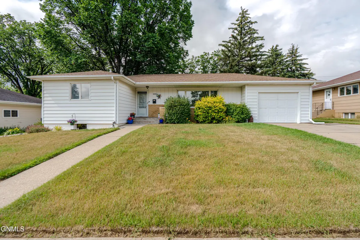 228 Owens Avenue, Bismarck, ND 58501 - #1