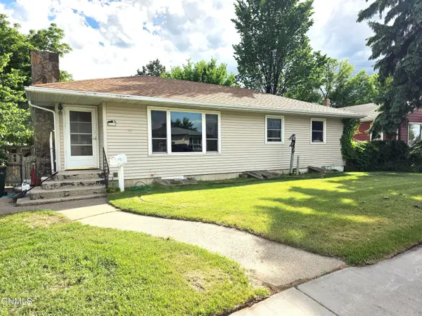1111 Riverwood Drive, Bismarck, ND 58504