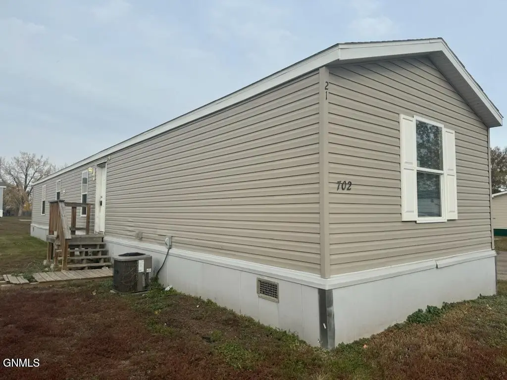 702 27th Street W, Williston, ND 58801 - #1