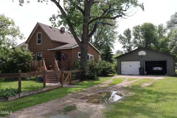 111 Roosevelt Avenue Ne, Bowbells, ND 58721
