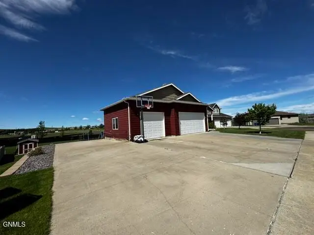 2833 Bullinger Drive, Dickinson, ND 58601 - #3