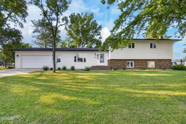 309 17th Street Ne, Jamestown, ND 58401