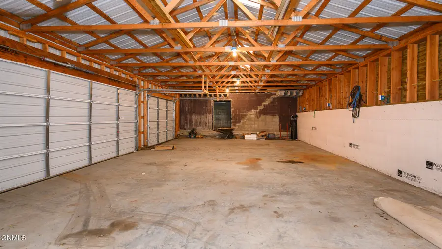 412 Sampson Avenue W, Linton, ND 58552 - #2