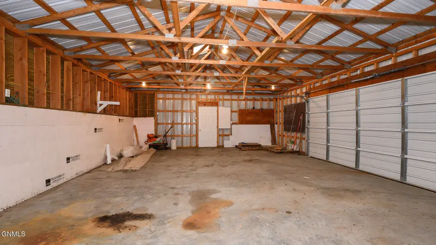 412 Sampson Avenue W, Linton, ND 58552 - #3