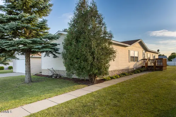 3906 Avondale Drive, Bismarck, ND 58503