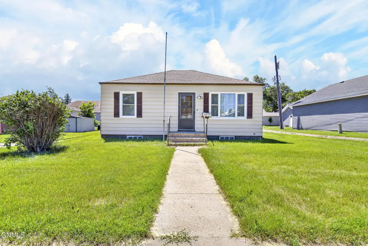 240 7th Street Ne, Valley City, ND 58072 - #1