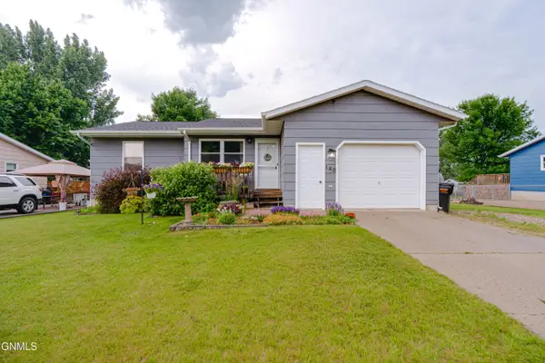 140 Sturgis Loop, Lincoln, ND 58504
