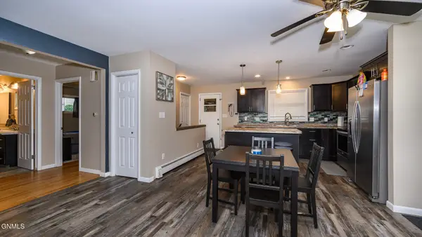 906 5th Avenue Nw, Mandan, ND 58554