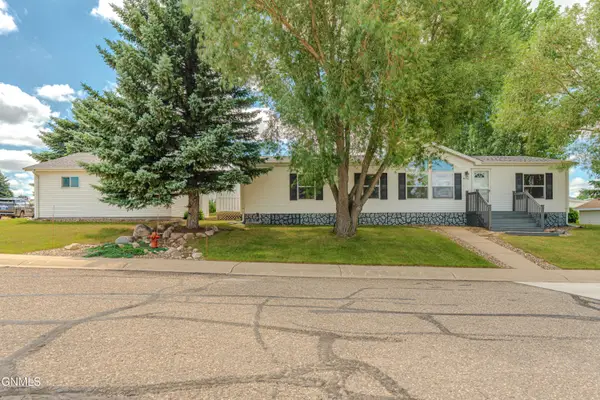 4036 Avondale Drive, Bismarck, ND 58503