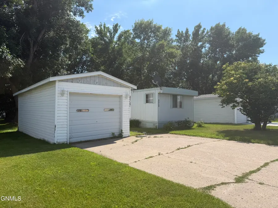 929 Western Park, Jamestown, ND 58401 - #3