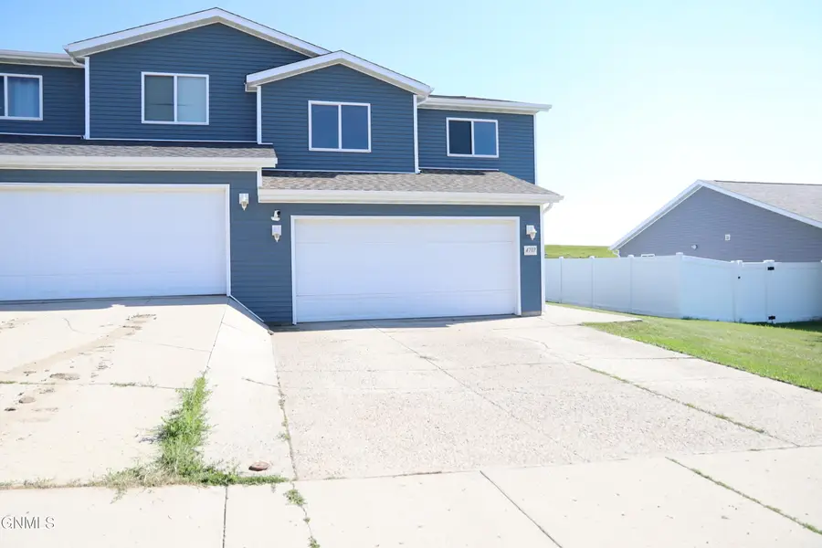 4707 Impala Court Nw, Mandan, ND 58554 - #2