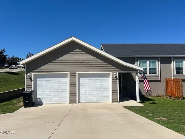 202 24th Avenue Ne, Watford City, ND 58854