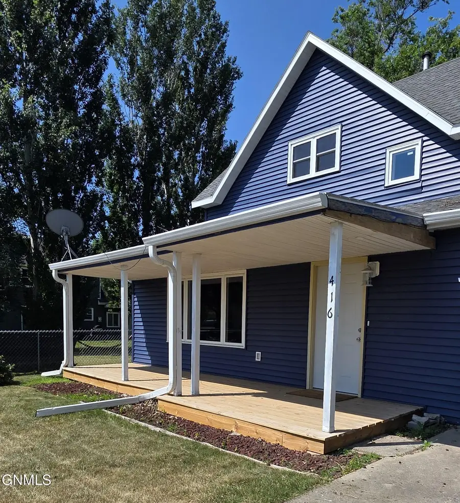416 Franklin Avenue, Larimore, ND 58251 - #2