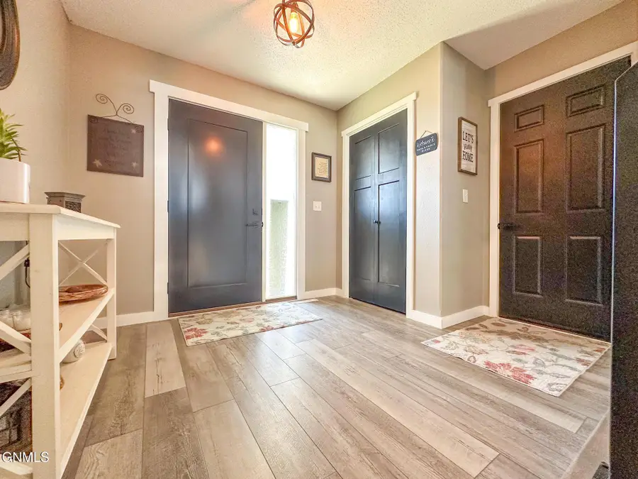1401 6th Avenue Ne, Mandan, ND 58554 - #3