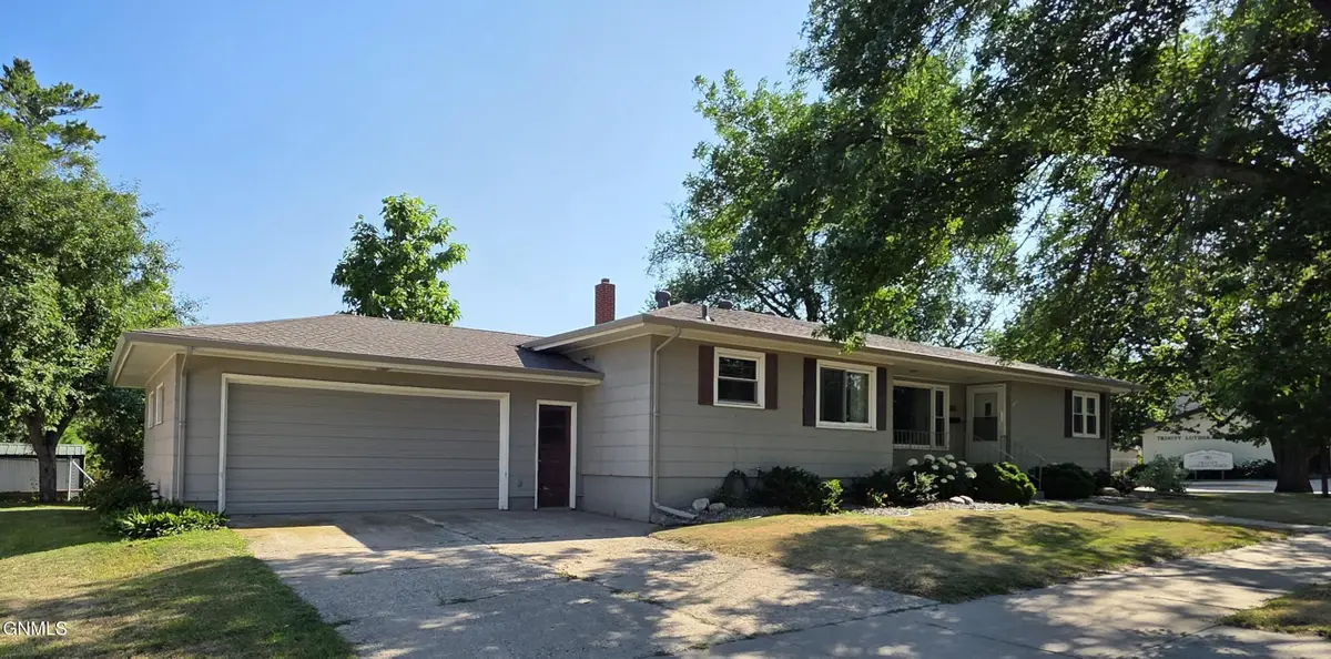 351 5th Street Nw, Valley City, ND 58072 - #1