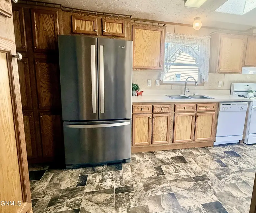 4807 Trenton Drive, Bismarck, ND 58503 - #2