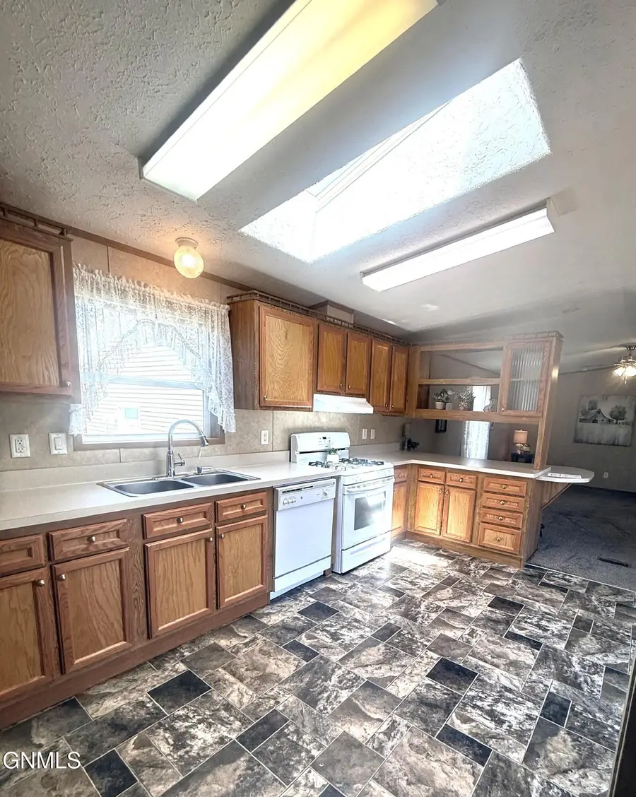 4807 Trenton Drive, Bismarck, ND 58503 - #3