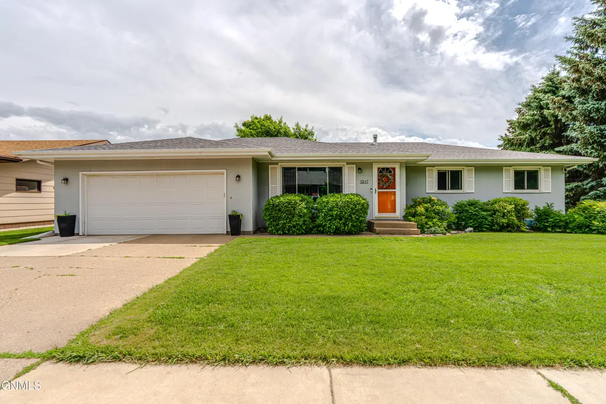 1917 N 20th Street, Bismarck, ND 58501 - #1