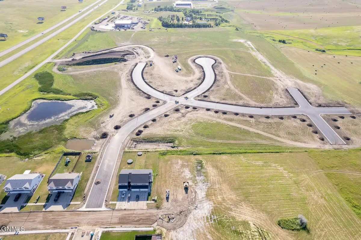 5017 Corvette Circle Nw, Mandan, ND 58554 - #1