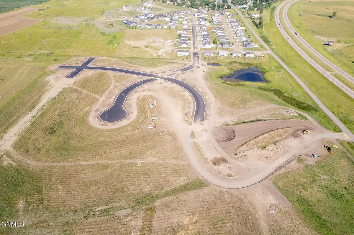 5020 Corvette Circle Nw, Mandan, ND 58554 - #1