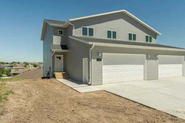 4514 Blackstone Lane, Mandan, ND 58554