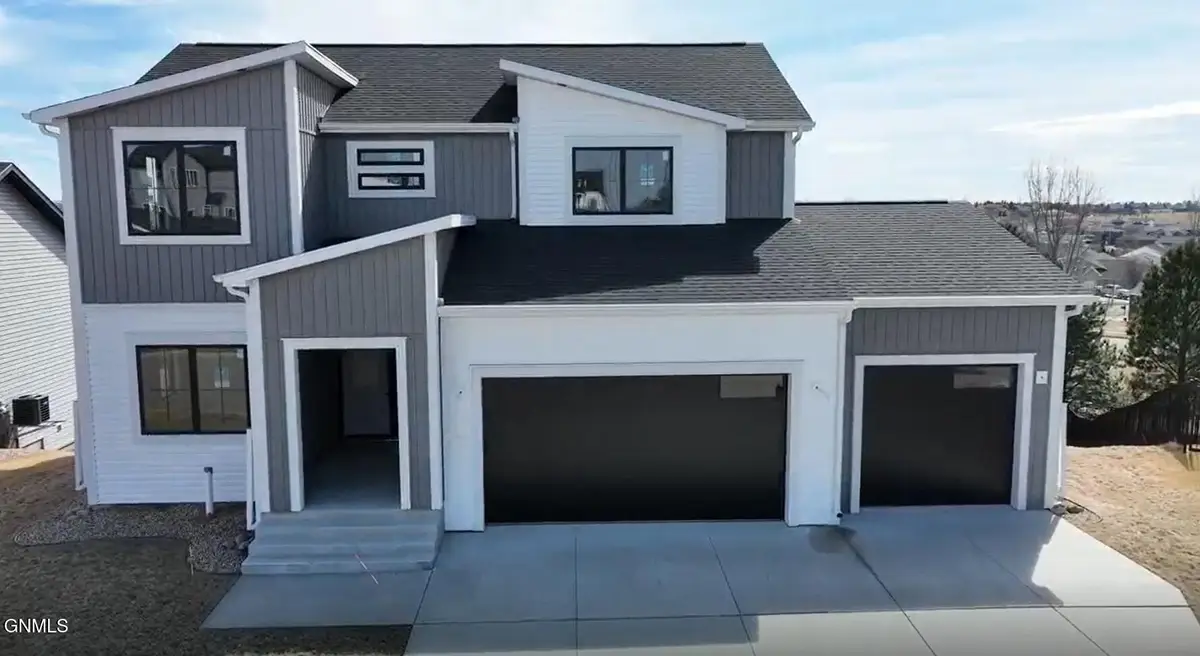 4806 Cornice Loop, Bismarck, ND 58503 - #1