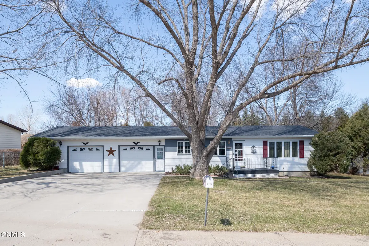 2129 Coulee Drive N, Mandan, ND 58554 - #1