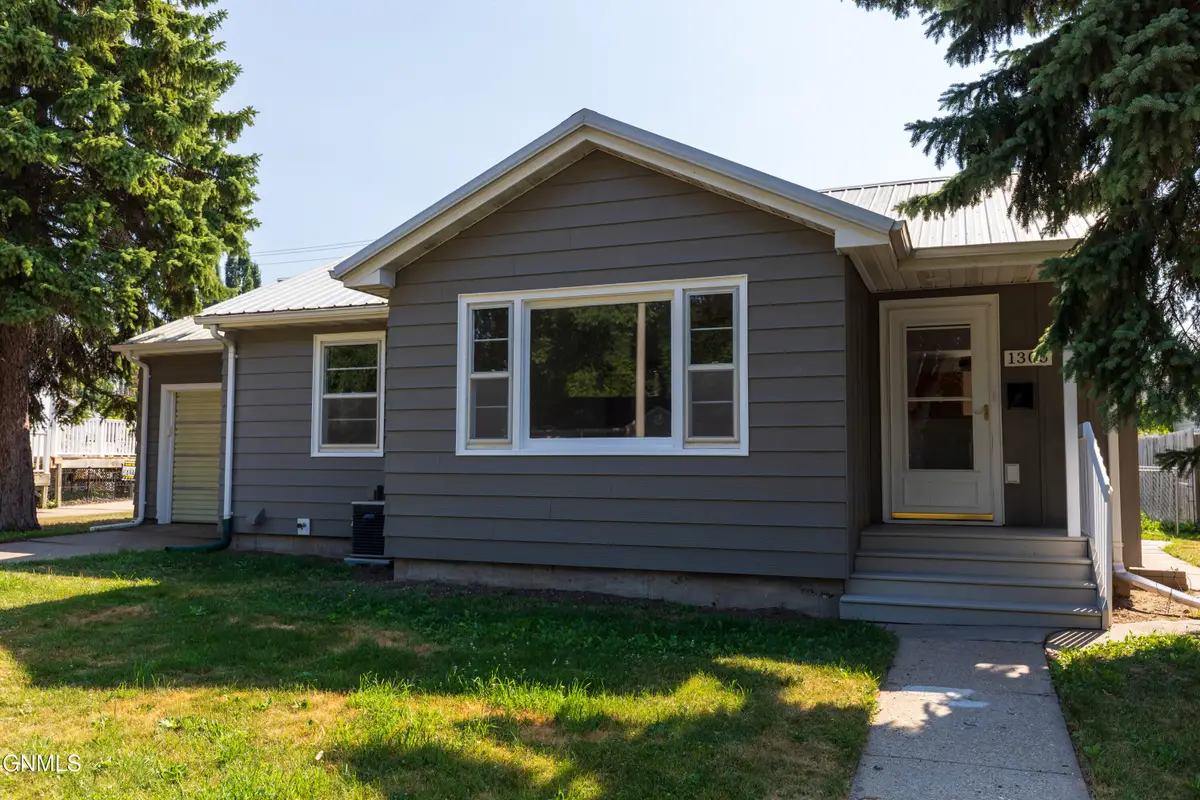 1305 N 3rd Street, Bismarck, ND 58501 - #1