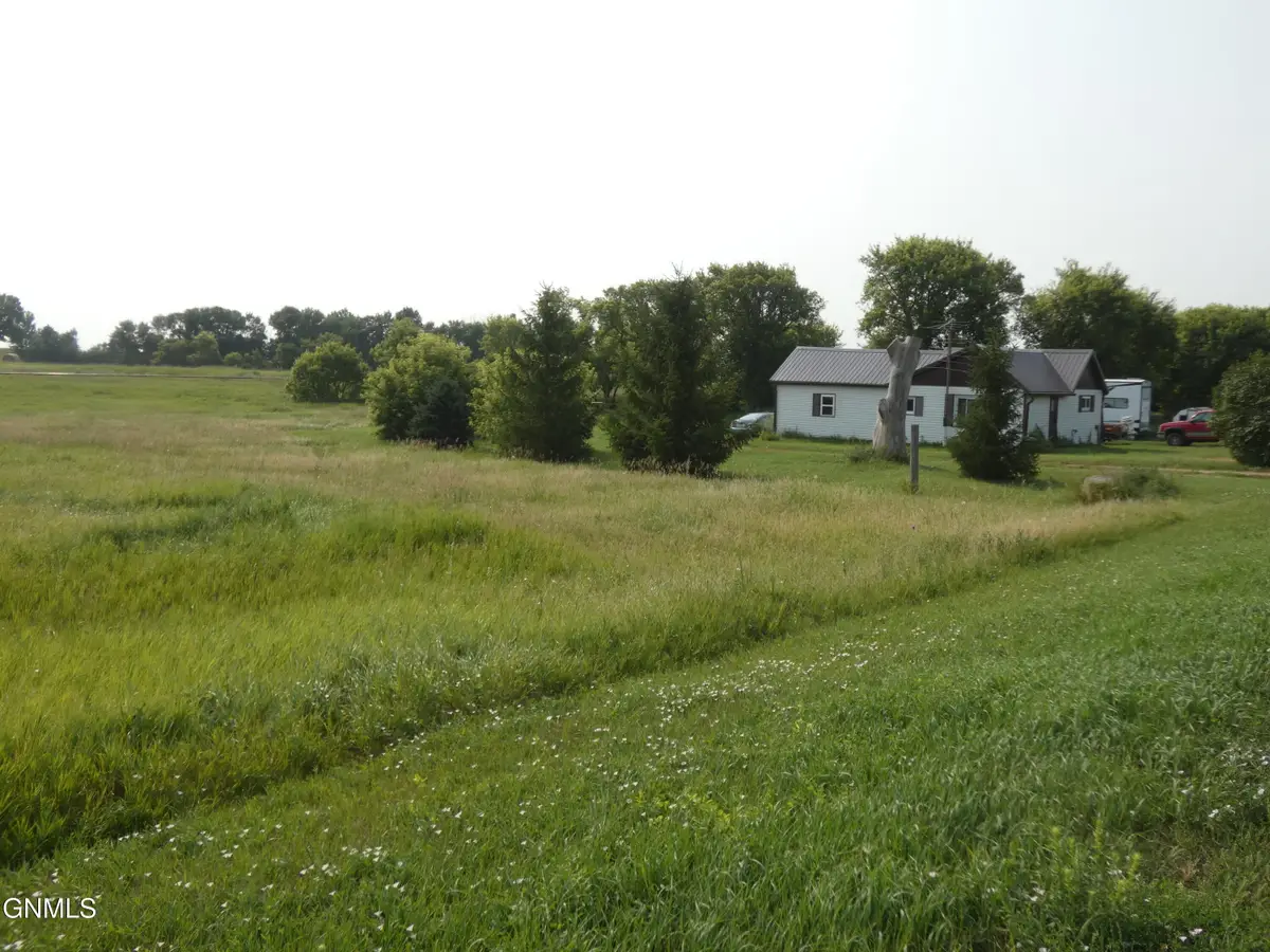 32 Mckenzie Street, Sterling, ND 58572 - #1