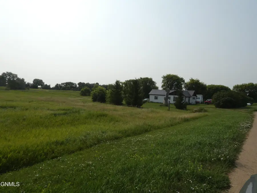 32 Mckenzie Street, Sterling, ND 58572 - #2