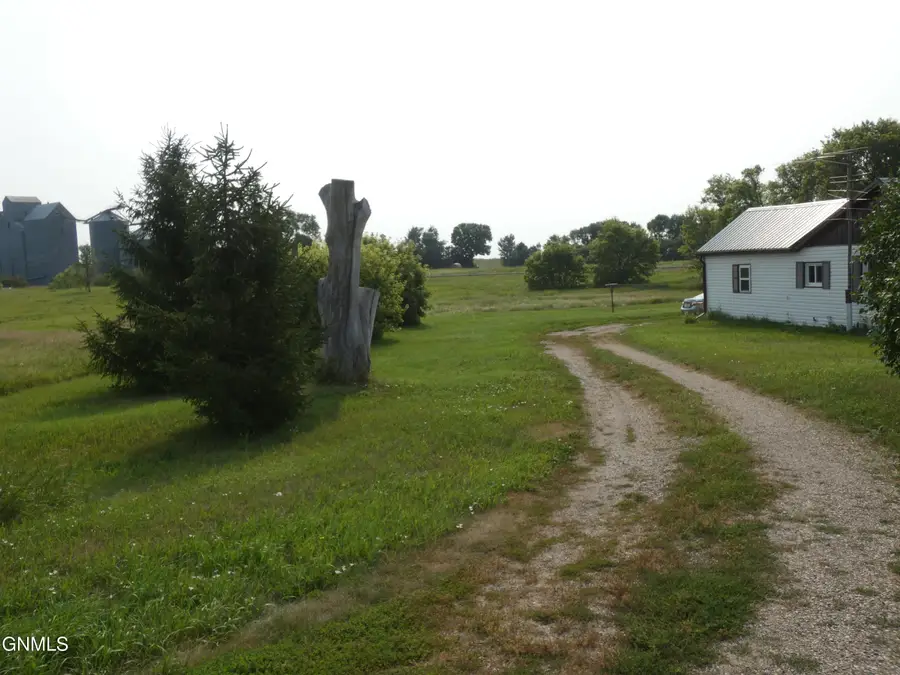 32 Mckenzie Street, Sterling, ND 58572 - #3