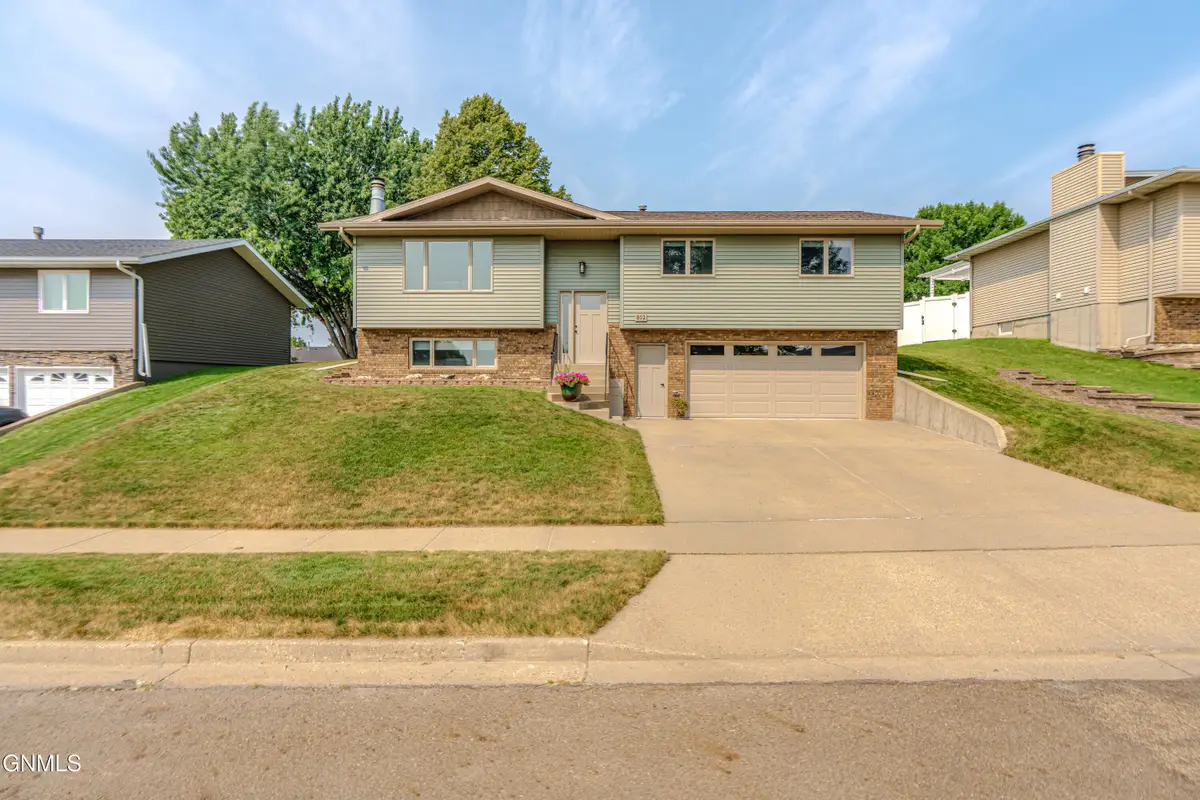 802 32nd Street, Bismarck, ND 58501 - #1